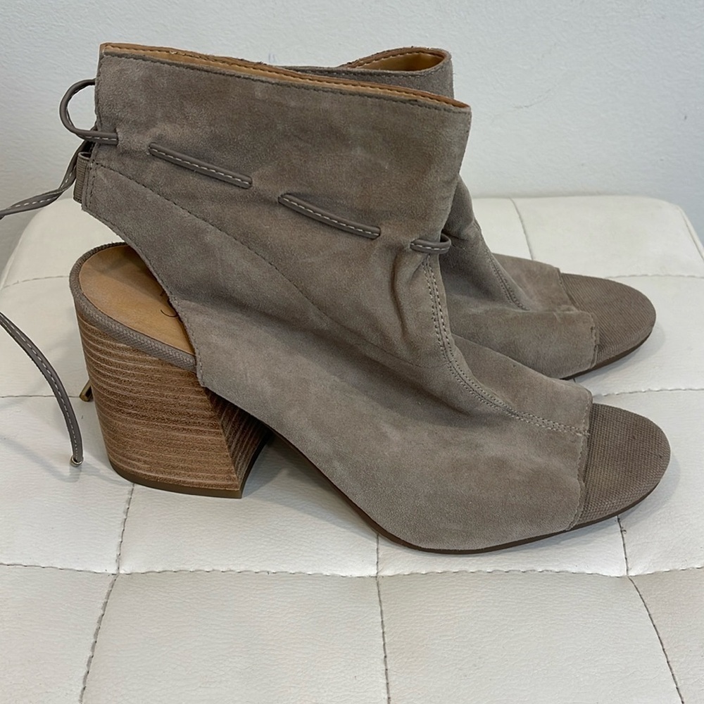 FRANCO SARTO SUEDE TIE BACK ANKLE BOOTS FENWICK 10M
